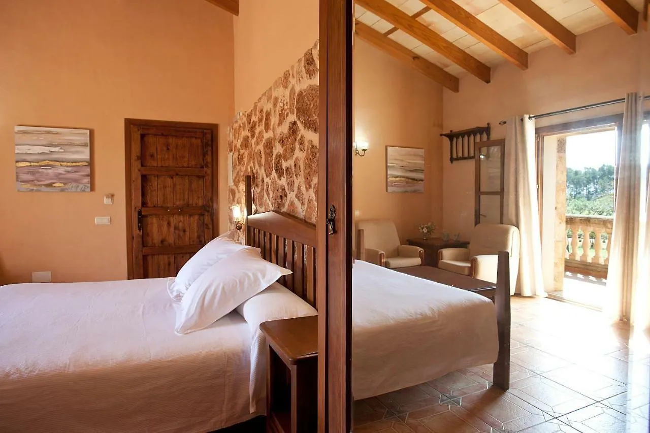 Farm stay Agroturismo Es Quatre Cantons Binissalem Spain