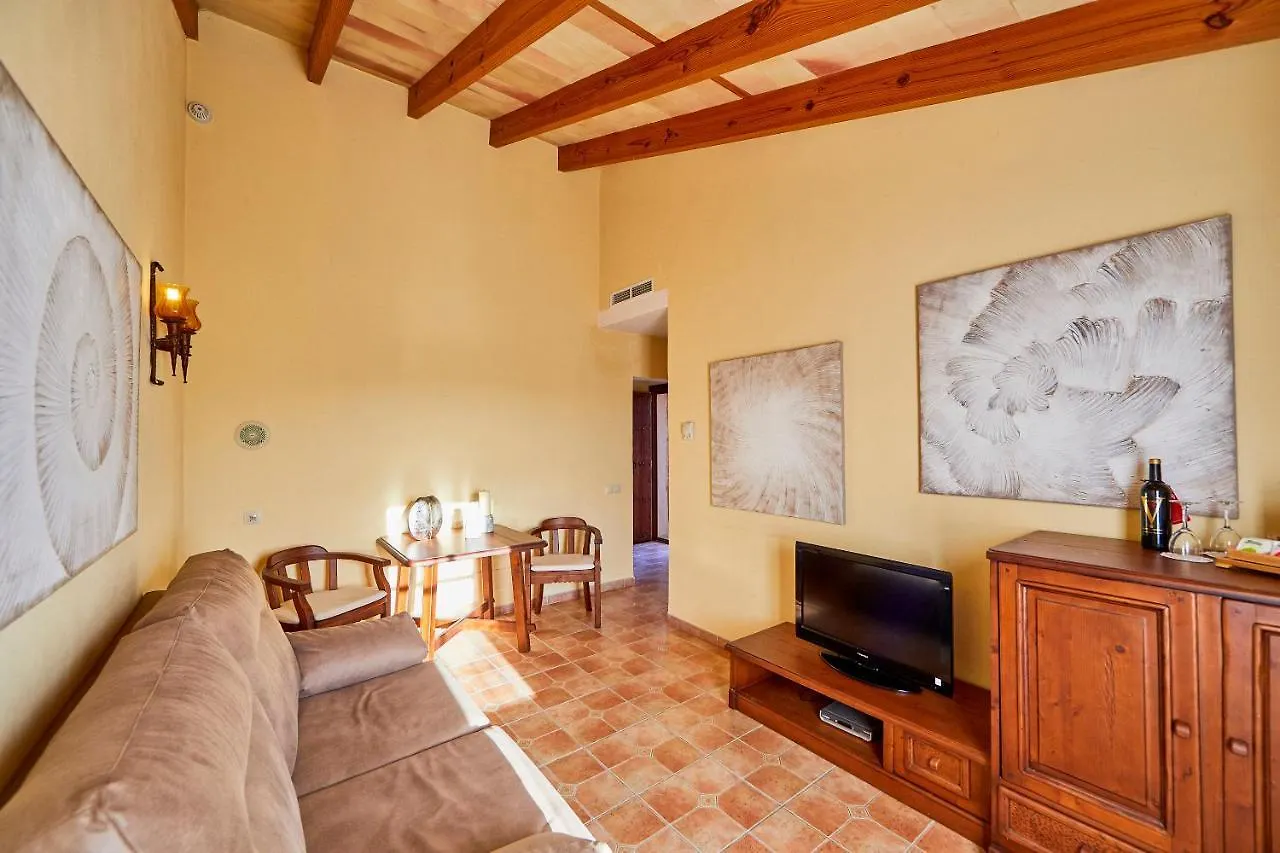 Farm stay Agroturismo Es Quatre Cantons Binissalem Spain